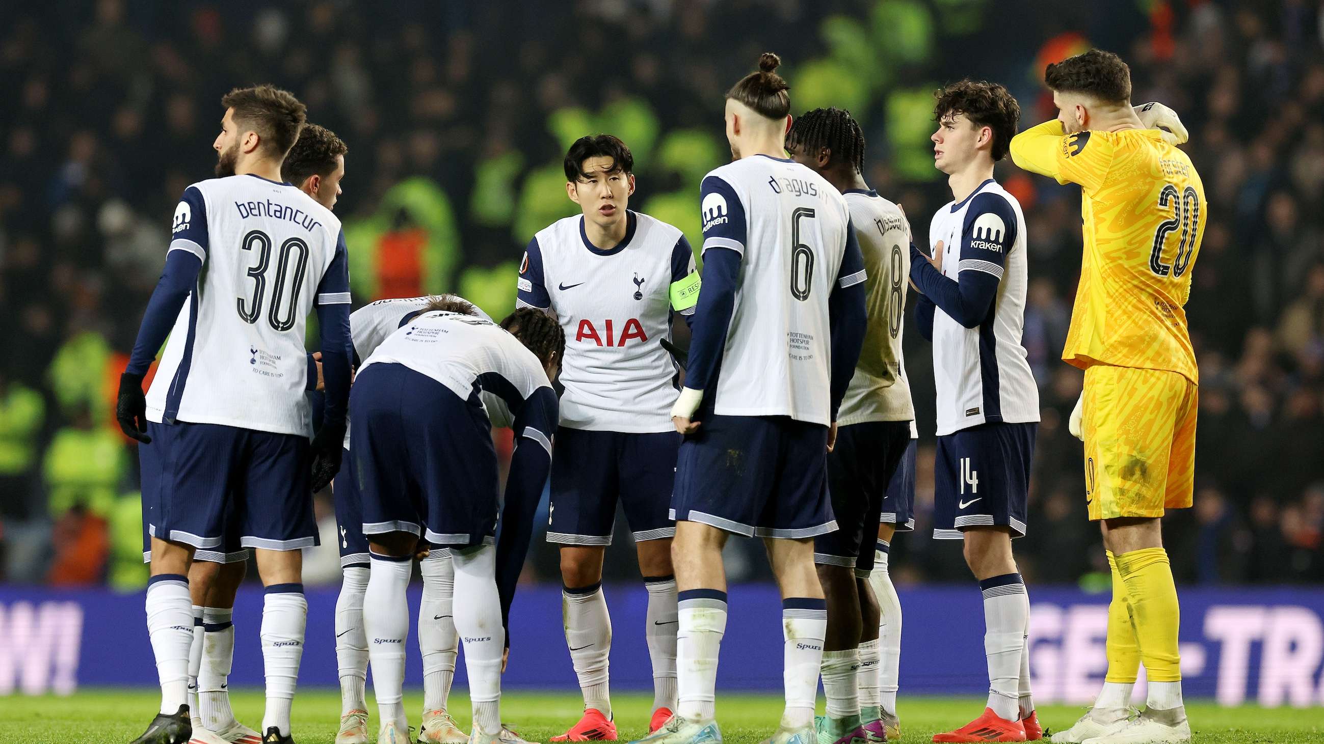 武磊深情祝福曹赟定称其为才华横溢人球结合最佳球员