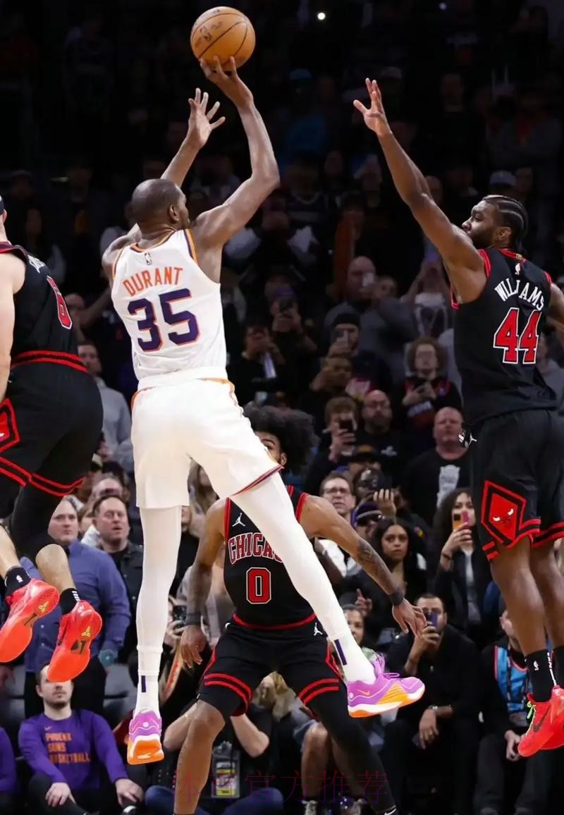 杜兰特长传送助攻 谢泼德飞身双手扣篮