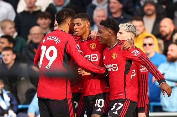 曼联vs布莱顿首发:库尼亚领衔,芒特、B费、梅努首发出战 曼联vs布莱顿首发:库尼亚领衔,芒特、B费、梅努首发出战